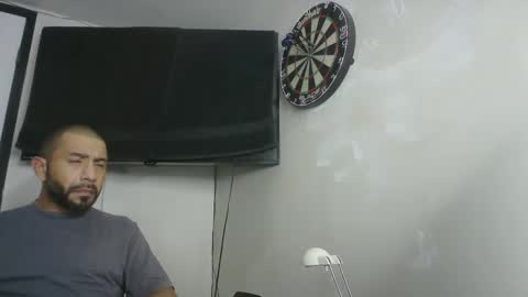 Snapshot of faded805 chatting on 10/13/25, 01:11 Mark online show from 10/13/25, 01:11