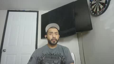 Snapshot of faded805 chatting on 10/23/25, 08:13 Mark online show from 10/23/25, 08:13