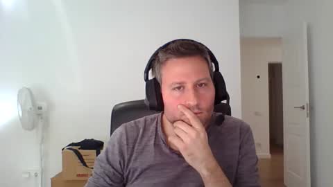 Snapshot of faer_087 chatting on 11/05/25, 10:37 faer_087 online show from 11/05/25, 10:37