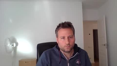 Snapshot of faer_087 chatting on 11/07/25, 11:43 faer_087 online show from 11/07/25, 11:43