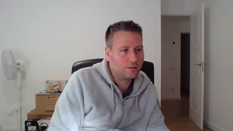 Snapshot of faer_087 chatting on 11/12/25, 09:53 faer_087 online show from 11/12/25, 09:53