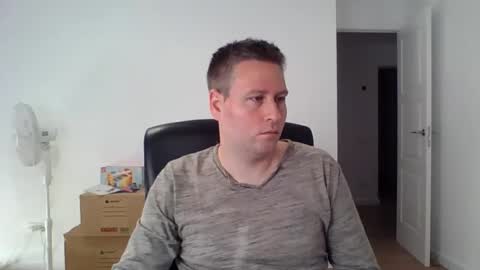 Snapshot of faer_087 chatting on 11/17/25, 08:53 faer_087 online show from 11/17/25, 08:53