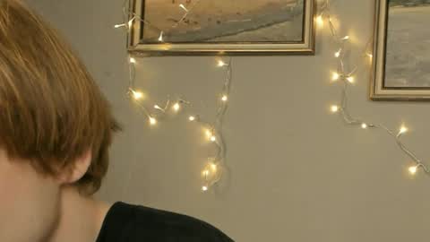 Snapshot of faeriehaze chatting on 04/09/26, 09:09 Kai online show from 04/09/26, 09:09