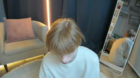 Snapshot of faeriehaze chatting on 04/20/26, 09:12 Kai online show from 04/20/26, 09:12