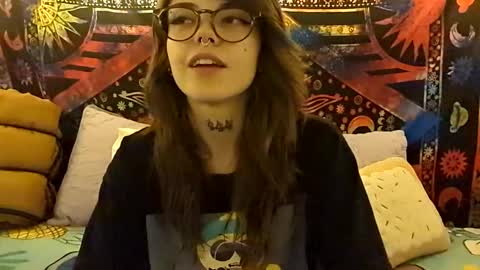 Snapshot of faerienugs chatting on 03/25/26, 02:28 Faerie 3 online show from 03/25/26, 02:28