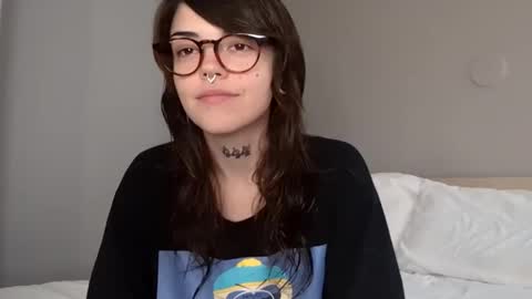 Snapshot of faerienugs chatting on 04/16/26, 09:37 Faerie 3 online show from 04/16/26, 09:37