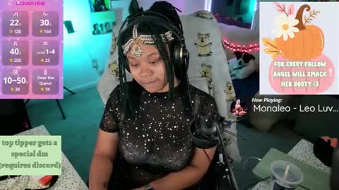 aisha online show from 11/25/25, 12:54