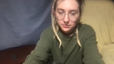 Snapshot of faexoxoxo chatting on 12/14/24, 05:51 Fae online show from 12/14/24, 05:51