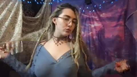 Snapshot of faexoxoxo chatting on 01/02/25, 09:43 Fae online show from 01/02/25, 09:43