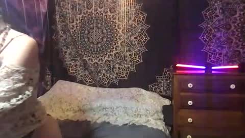 Snapshot of faexoxoxo chatting on 01/13/25, 07:54 Fae online show from 01/13/25, 07:54