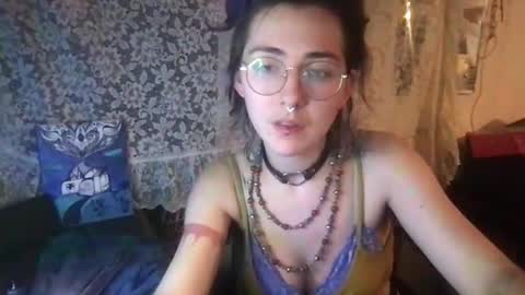 Snapshot of faexoxoxo chatting on 01/15/25, 06:43 Fae online show from 01/15/25, 06:43