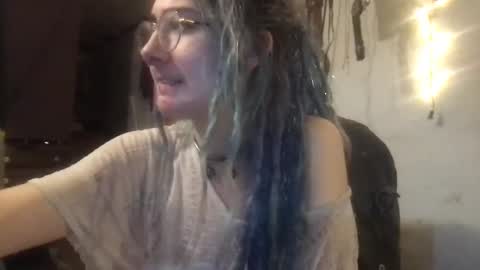 Snapshot of faexoxoxo chatting on 02/01/25, 04:35 Fae online show from 02/01/25, 04:35