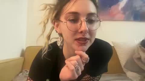 Snapshot of faexoxoxo chatting on 10/04/25, 12:41 Fae online show from 10/04/25, 12:41