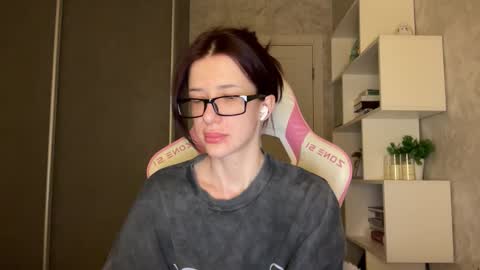 Bloom  online show from 02/20/26, 03:25