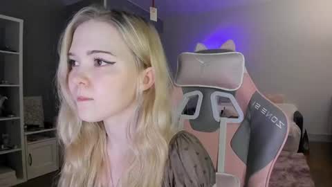 fairy_casey online show from 05/14/26, 10:38