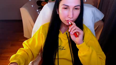 Snapshot of fairy_elli_hot chatting on 01/22/25, 03:40 Elli online show from 01/22/25, 03:40