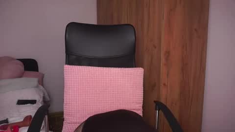 Kamila online show from 11/29/25, 09:07