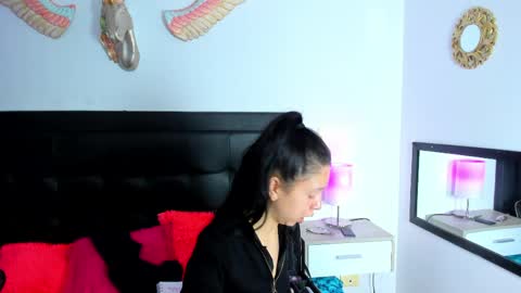 Snapshot of fairy_natalye chatting on 04/04/26, 10:40 Natalye online show from 04/04/26, 10:40