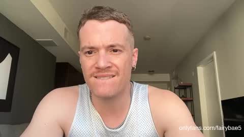 Snapshot of fairybae5 chatting on 11/09/25, 11:03 Travis online show from 11/09/25, 11:03