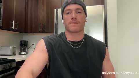 Snapshot of fairybae5 chatting on 12/19/25, 06:26 Travis online show from 12/19/25, 06:26