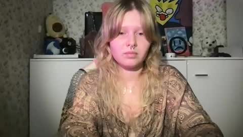 Snapshot of fairydreams_ chatting on 12/17/24, 06:53 Arisha online show from 12/17/24, 06:53