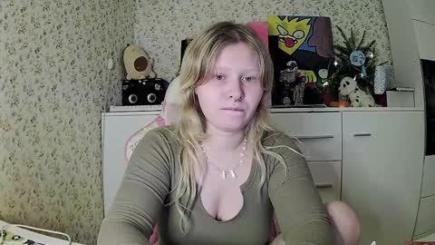 Snapshot of fairydreams_ chatting on 12/27/24, 07:14 Arisha online show from 12/27/24, 07:14