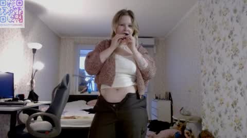 Snapshot of fairydreams_ chatting on 02/10/25, 02:37 Arisha online show from 02/10/25, 02:37