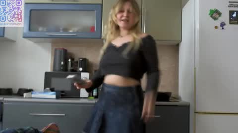 Snapshot of fairydreams_ chatting on 02/18/25, 01:44 Arisha online show from 02/18/25, 01:44