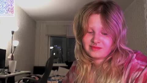 Snapshot of fairydreams_ chatting on 02/25/25, 05:04 Arisha online show from 02/25/25, 05:04