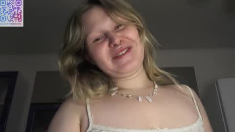 Snapshot of fairydreams_ chatting on 03/12/25, 06:11 Arisha online show from 03/12/25, 06:11