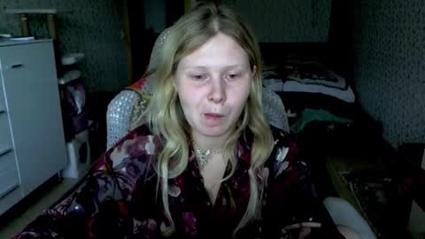 Snapshot of fairydreams_ chatting on 09/15/25, 03:23 Arisha online show from 09/15/25, 03:23