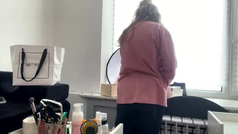 Ilona online show from 02/18/25, 10:27