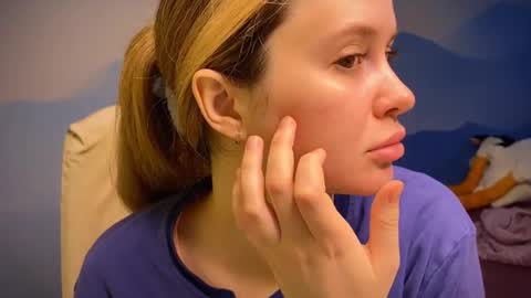 Ilona online show from 09/29/25, 07:46