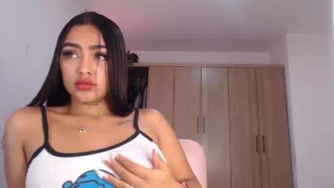 Snapshot of fairylatin chatting on 01/30/25, 08:21 fairylatin online show from 01/30/25, 08:21