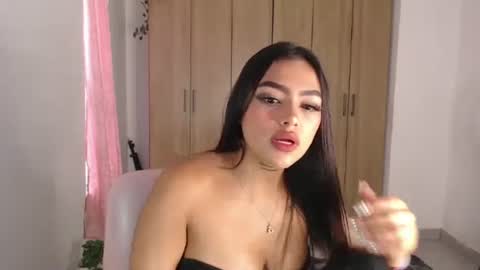 Snapshot of fairylatin chatting on 02/05/25, 10:33 fairylatin online show from 02/05/25, 10:33