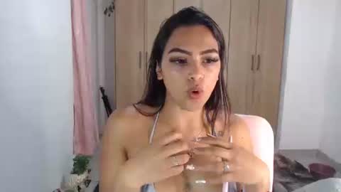 Snapshot of fairylatin chatting on 02/07/25, 01:04 fairylatin online show from 02/07/25, 01:04