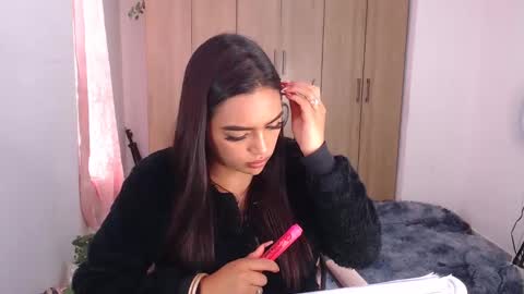 Snapshot of fairylatin chatting on 02/09/25, 03:23 fairylatin online show from 02/09/25, 03:23