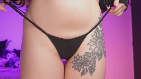 Sara  REMEMBER TO LEAVE A THUMB UP online show from 03/04/26, 04:40