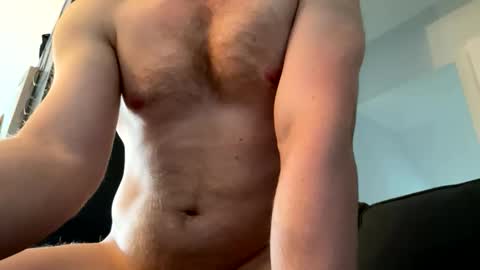 Snapshot of faizerback chatting on 10/18/25, 09:15 so horny make me cum online show from 10/18/25, 09:15
