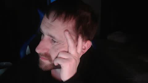 Snapshot of falcn2001 chatting on 01/18/26, 04:05 falcn2001 online show from 01/18/26, 04:05