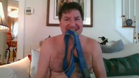 Snapshot of falconbator8 chatting on 12/14/24, 04:31 falconbator8 online show from 12/14/24, 04:31
