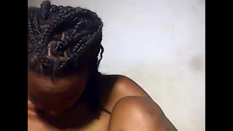 falielyse online show from 09/29/25, 05:07