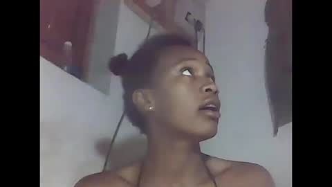 falielyse online show from 10/21/25, 08:04