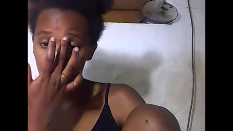 falielyse online show from 10/27/25, 08:40