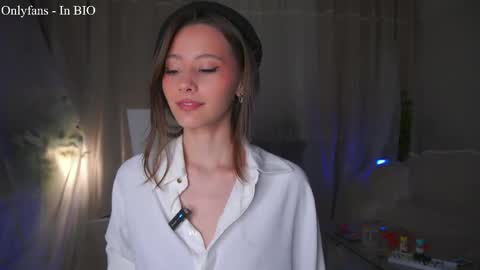 Snapshot of falinecrosthwaite chatting on 04/17/26, 08:01 Kaori online show from 04/17/26, 08:01