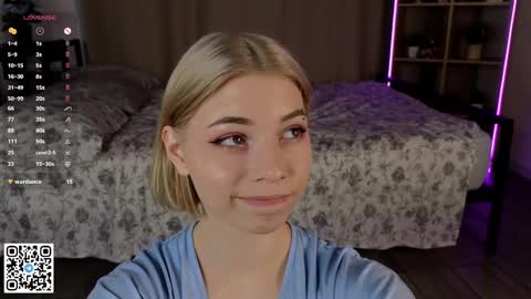 Snapshot of falinegelling chatting on 01/23/25, 04:19 Emilia online show from 01/23/25, 04:19