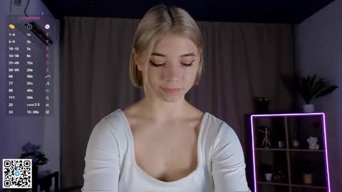 Snapshot of falinegelling chatting on 01/24/25, 04:16 Emilia online show from 01/24/25, 04:16