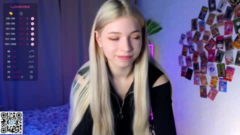 Snapshot of falinegelling chatting on 02/09/25, 04:14 Emilia online show from 02/09/25, 04:14