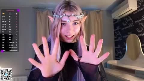 Snapshot of falinegelling chatting on 03/02/25, 07:10 Emilia online show from 03/02/25, 07:10