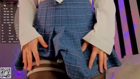 Snapshot of falinegelling chatting on 11/16/25, 04:18 Emilia online show from 11/16/25, 04:18